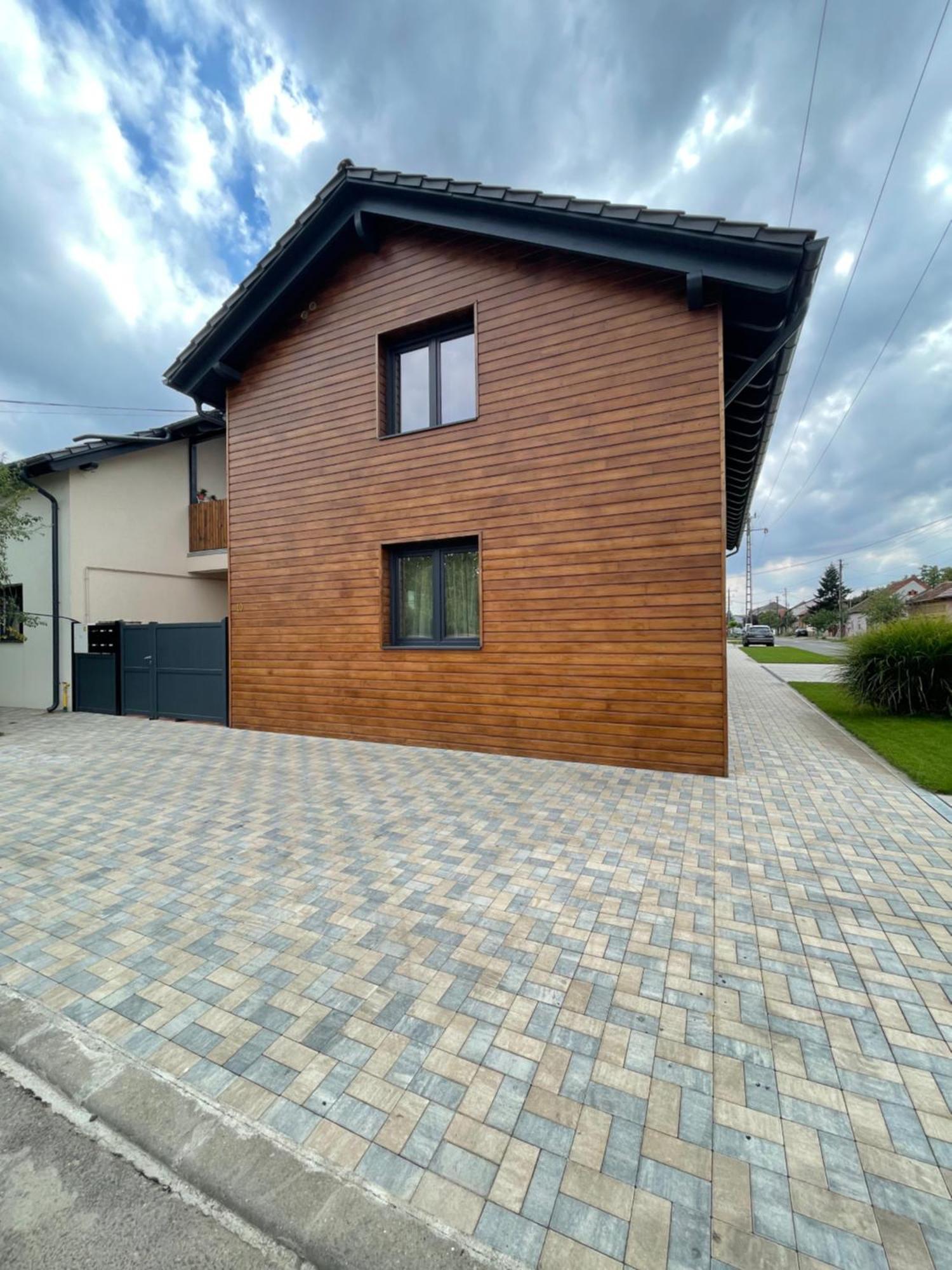 Apartment 4 Confort&Modern Arad Exterior photo