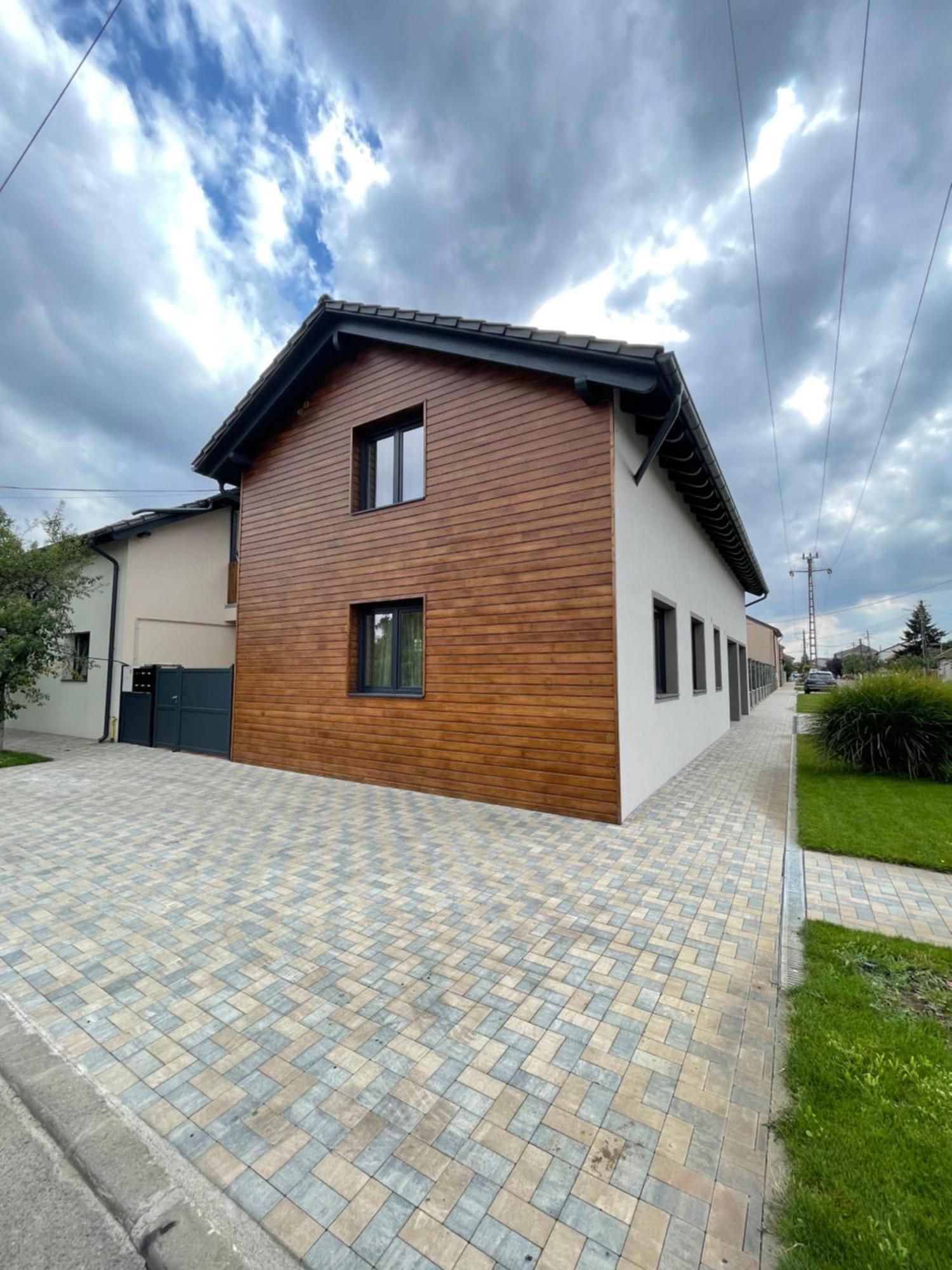 Apartment 4 Confort&Modern Arad Exterior photo